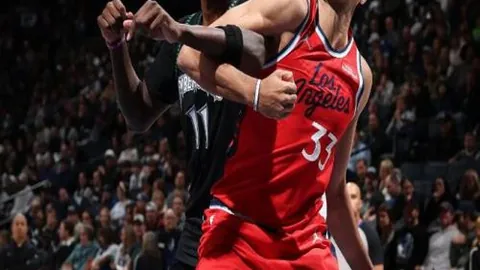 拜仁德国杯16强折戟 诺伊尔866场生涯首领红牌